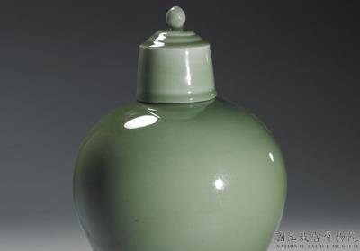 图片[3]-Covered meiping vase. Longquan ware. Early Ming Dynasty, 1368-1500.-China Archive